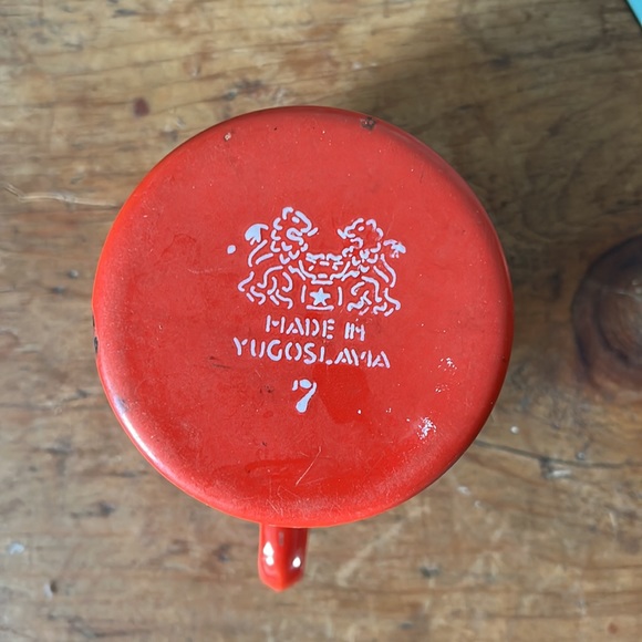 Vintage Made in Yugoslavia Small Red Enamel Cup - Picture 4 of 4